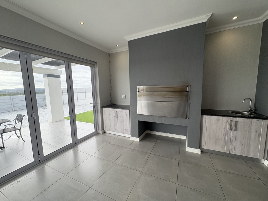 To Let 4 Bedroom Property for Rent in Yzerfontein Western Cape